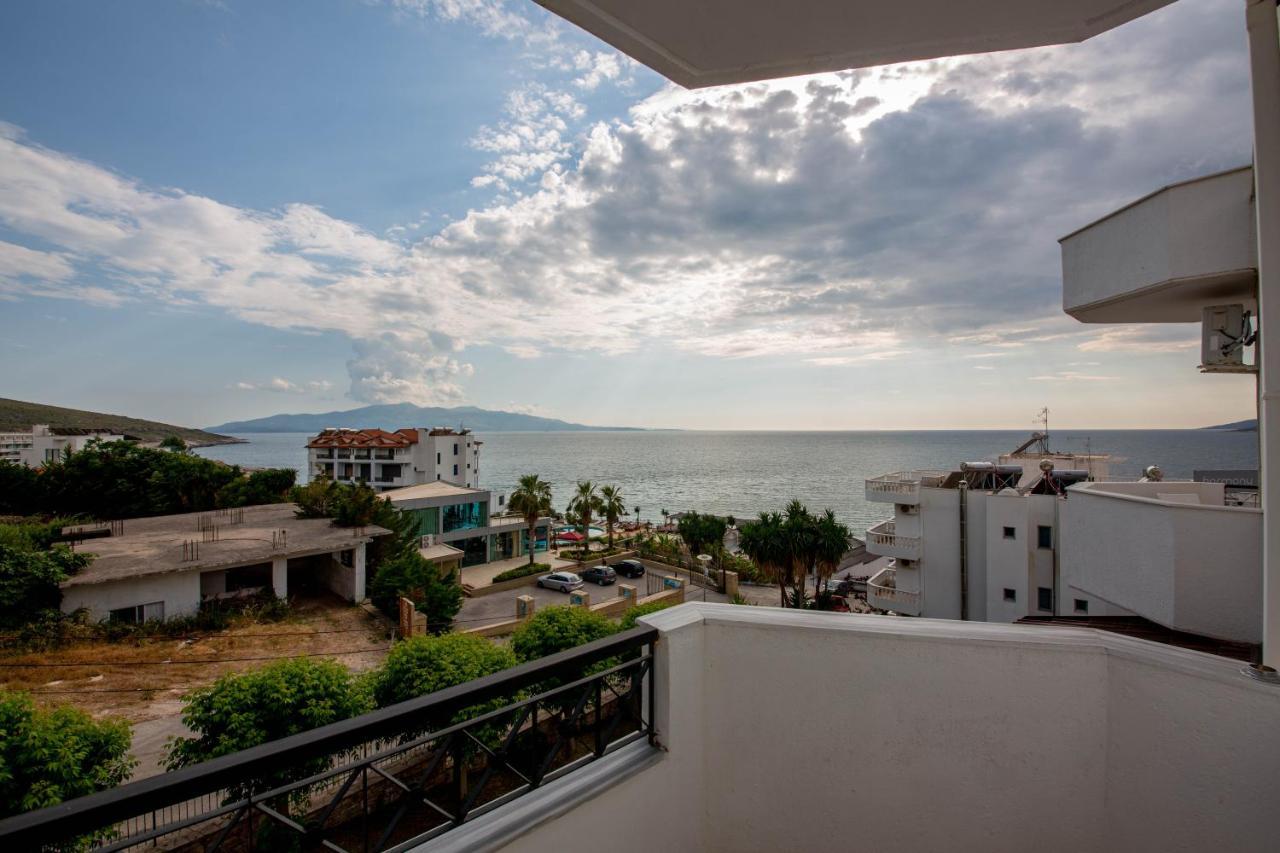 Hotel Keliani Sarandë エクステリア 写真