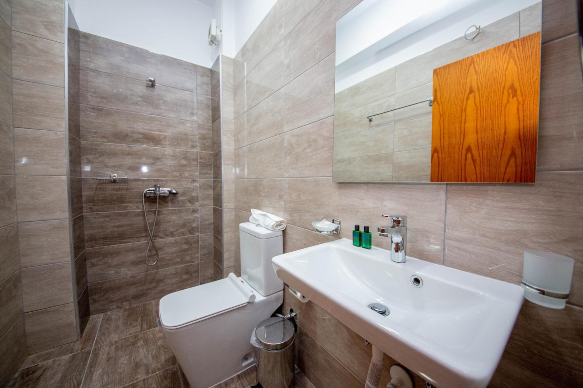 Hotel Keliani Sarandë エクステリア 写真