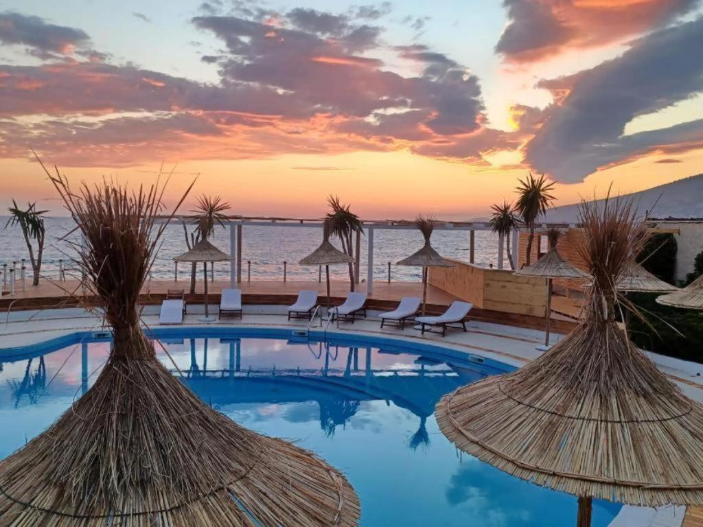 Hotel Keliani Sarandë エクステリア 写真